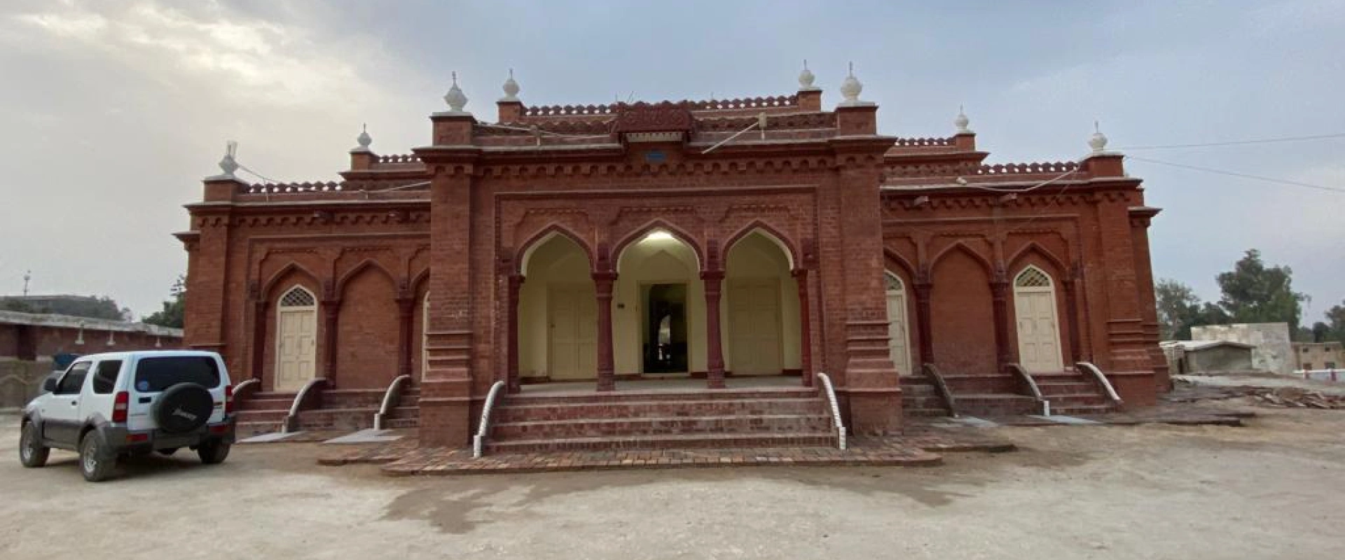 Madam Waro Bungalow Kot Diji